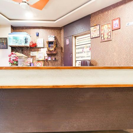 SPOT ON 49752 Hotel Super Guest House Ahmedabad Exterior foto