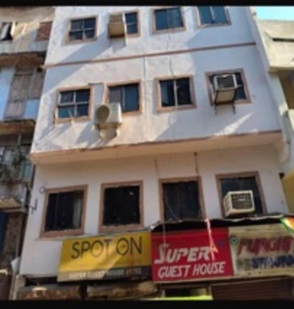SPOT ON 49752 Hotel Super Guest House Ahmedabad Exterior foto